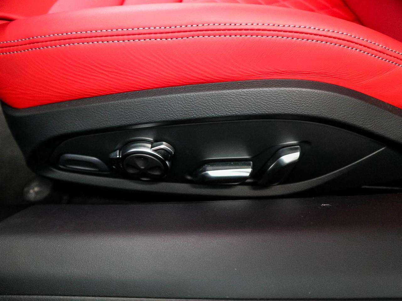 2023 Audi R8 Spyder 5.2 V10 Performance RWD 7 sp S tronic Photo