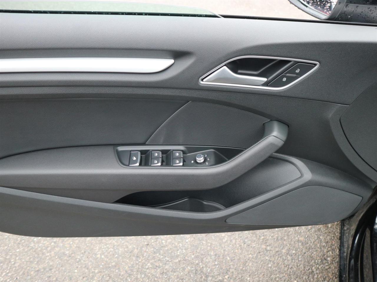 2017 Audi A3 2.0T Komfort quattro 6sp S tronic Cab Photo