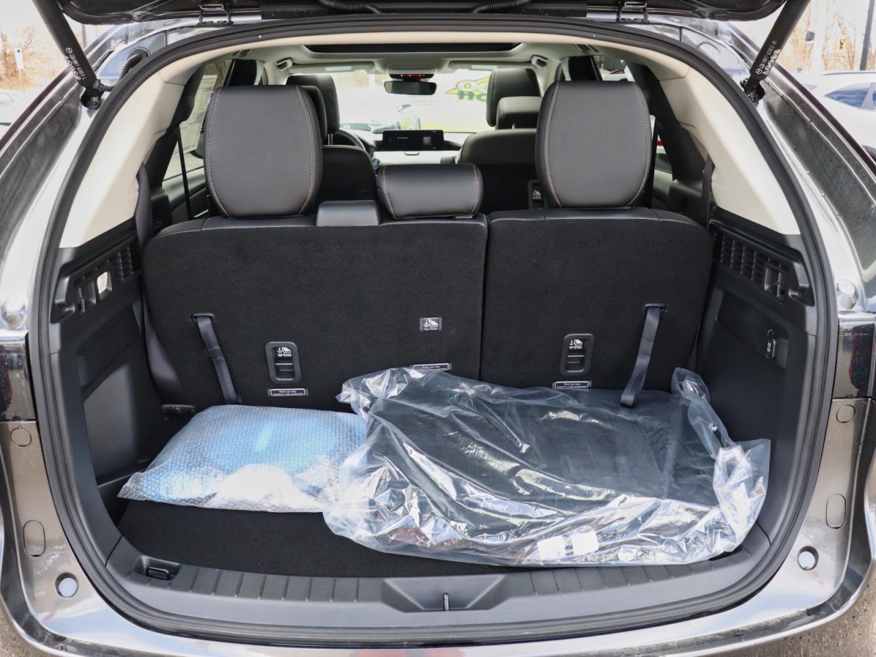 2024 Mazda CX-90 PHEV GS-L- PANOROOF AWD, CARPLAY, AMAZING FUEL ECONOMY Photo