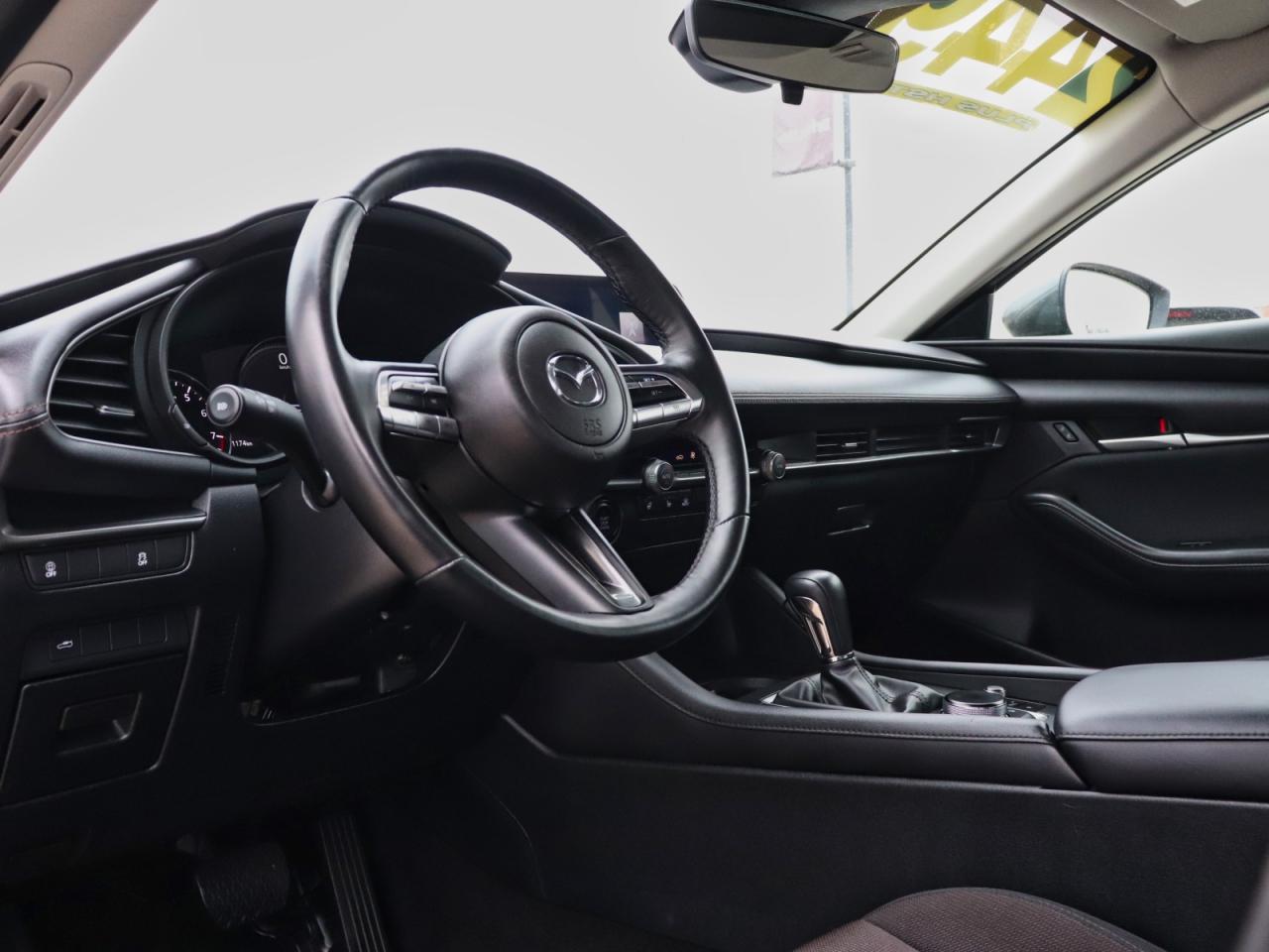 2023 Mazda MAZDA3 GS Photo