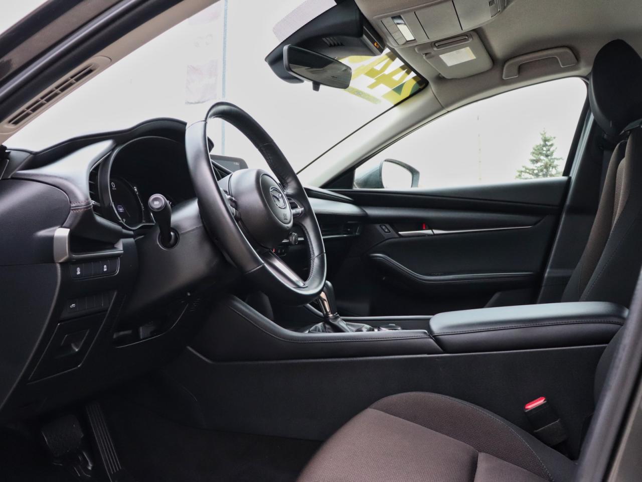 2023 Mazda MAZDA3 GS Photo