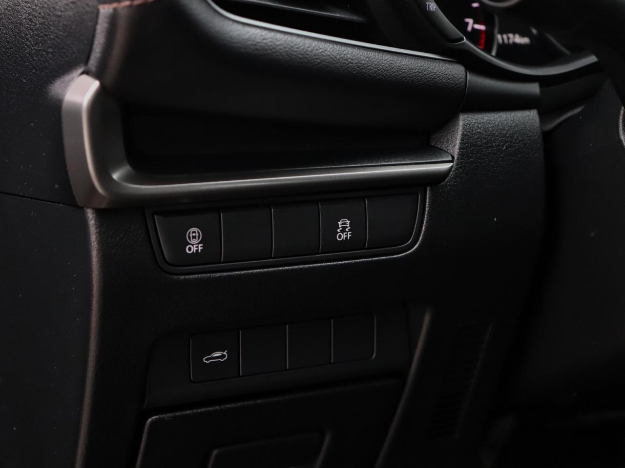 2023 Mazda MAZDA3 GS Photo