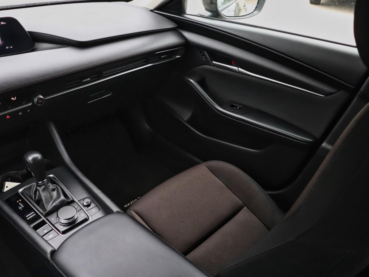 2023 Mazda MAZDA3 GS Photo