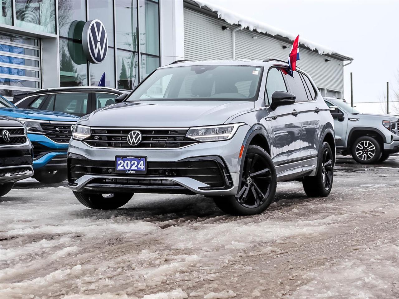 2024 Volkswagen Tiguan Comfortline R-Line Black Edition Photo