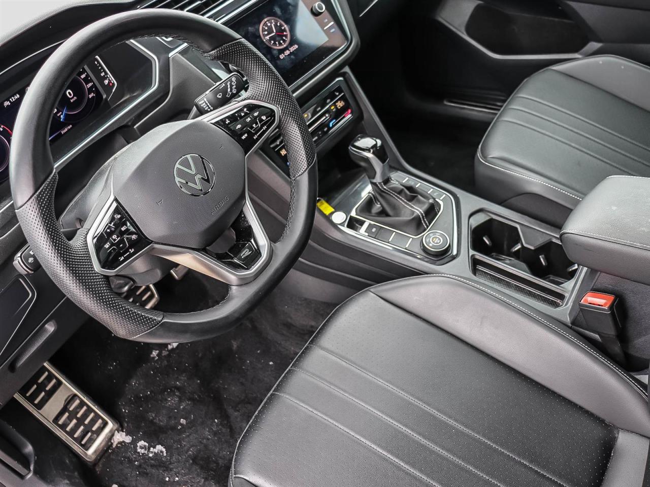 2024 Volkswagen Tiguan Comfortline R-Line Black Edition Photo