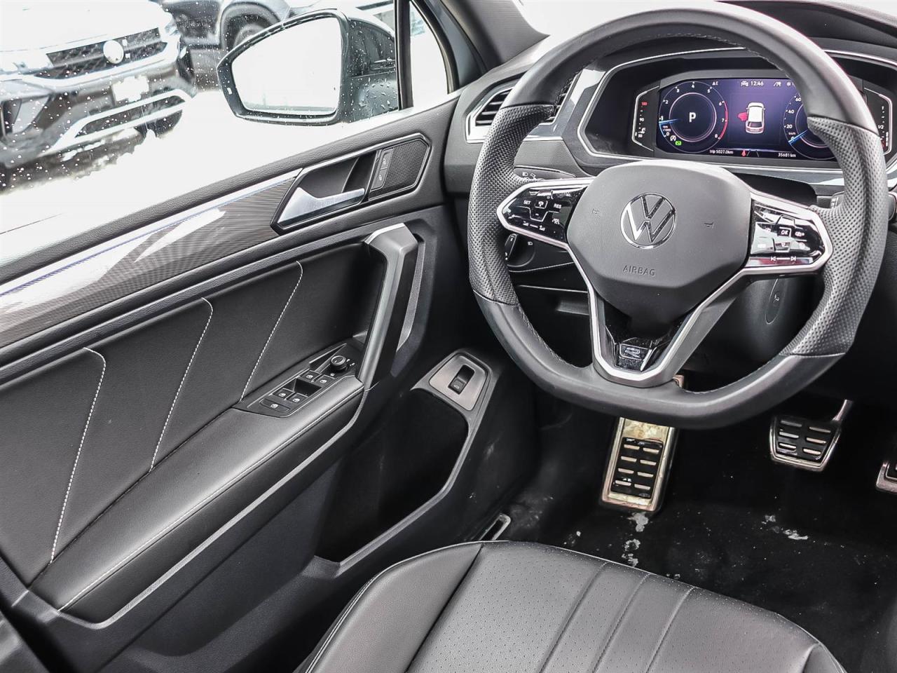 2024 Volkswagen Tiguan Comfortline R-Line Black Edition Photo