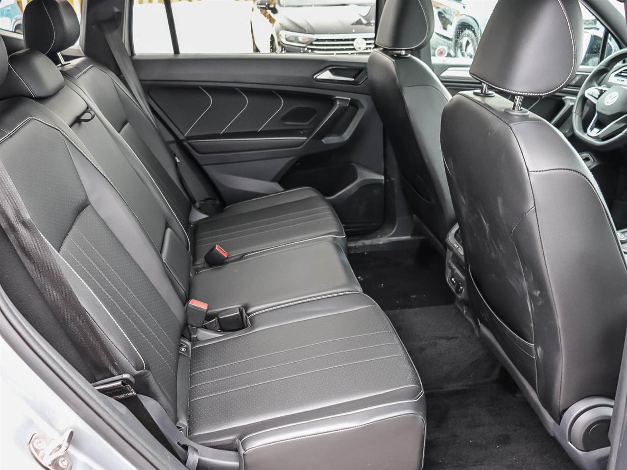 2024 Volkswagen Tiguan Comfortline R-Line Black Edition Photo