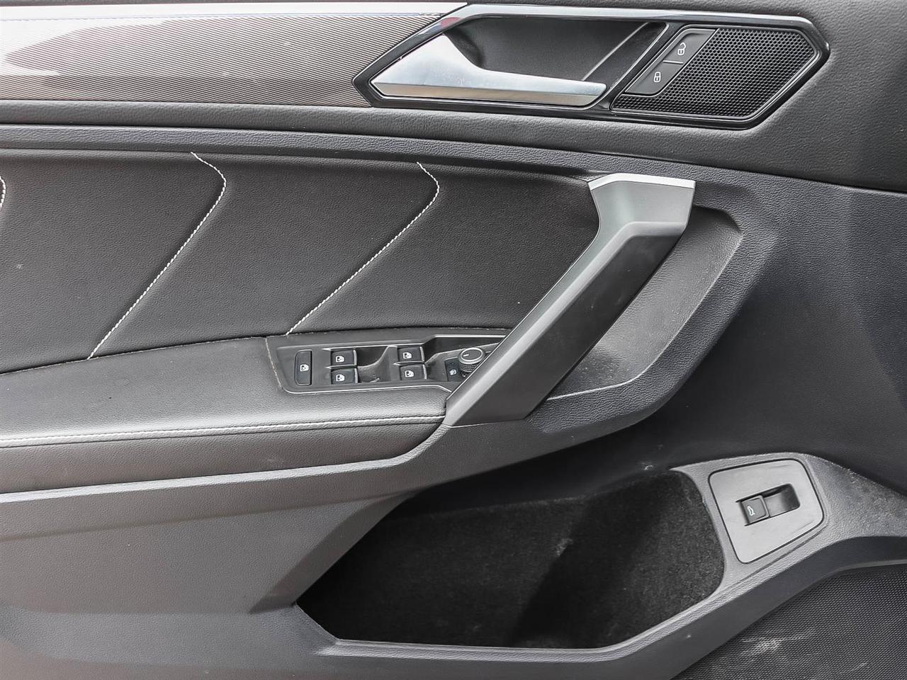 2024 Volkswagen Tiguan Comfortline R-Line Black Edition Photo