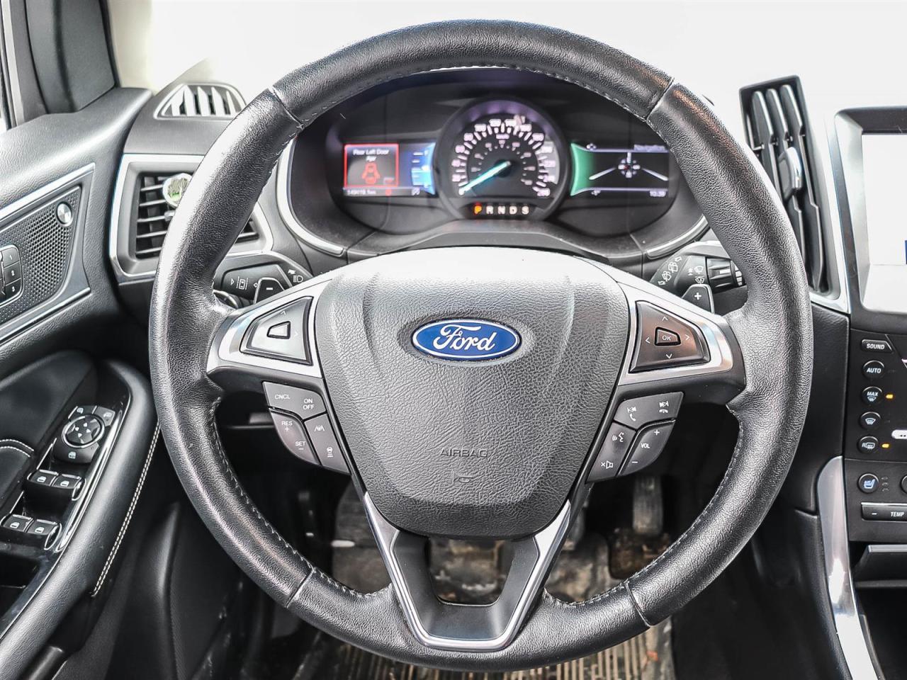 2019 Ford Edge Titanium Photo