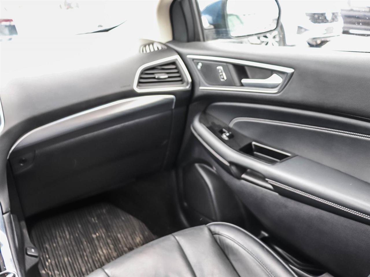 2019 Ford Edge Titanium Photo