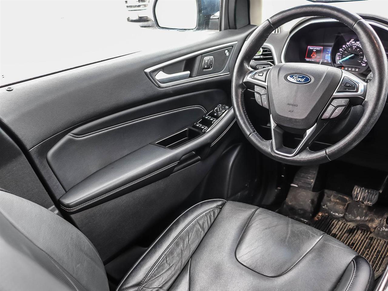 2019 Ford Edge Titanium Photo