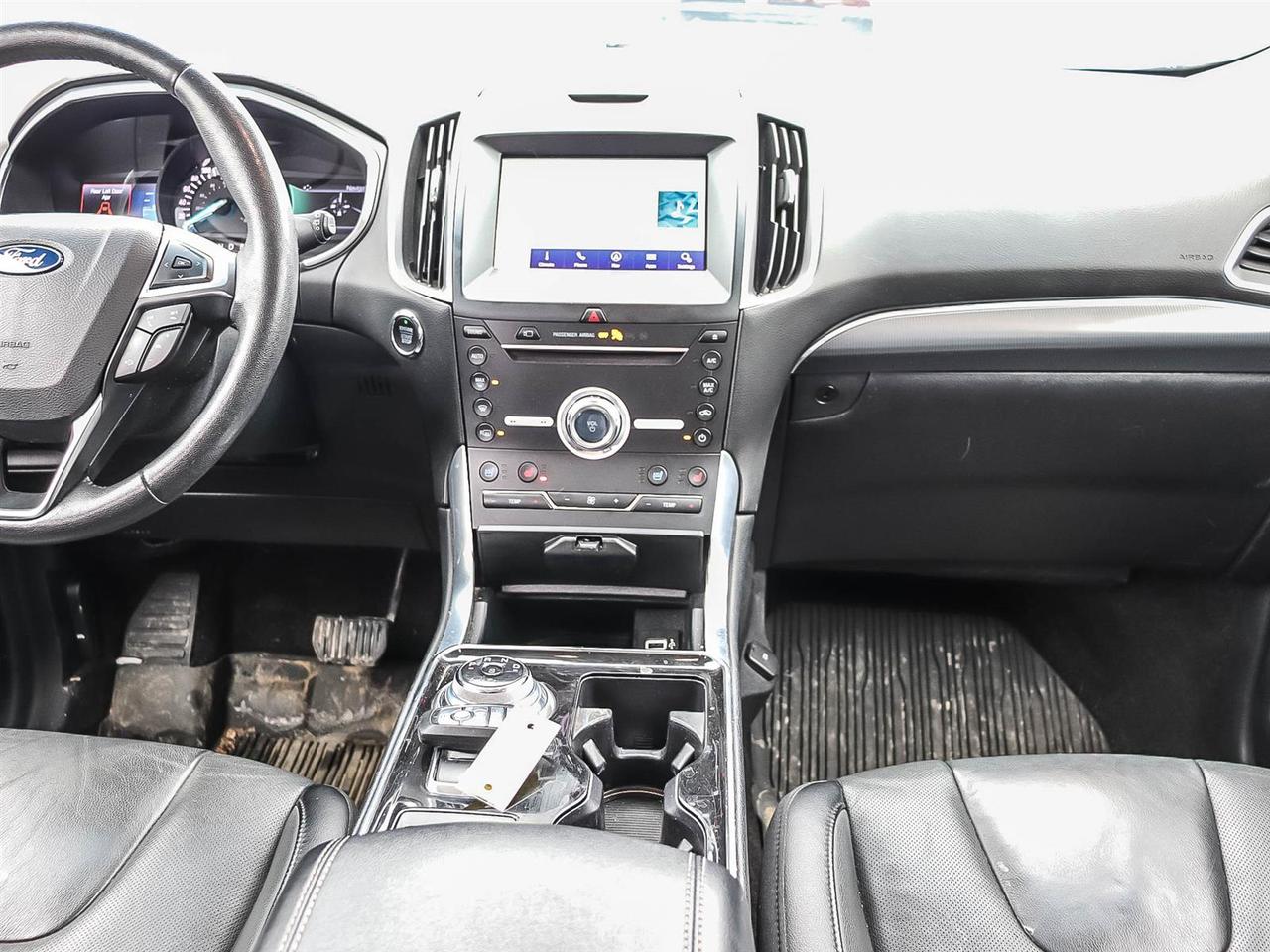 2019 Ford Edge Titanium Photo