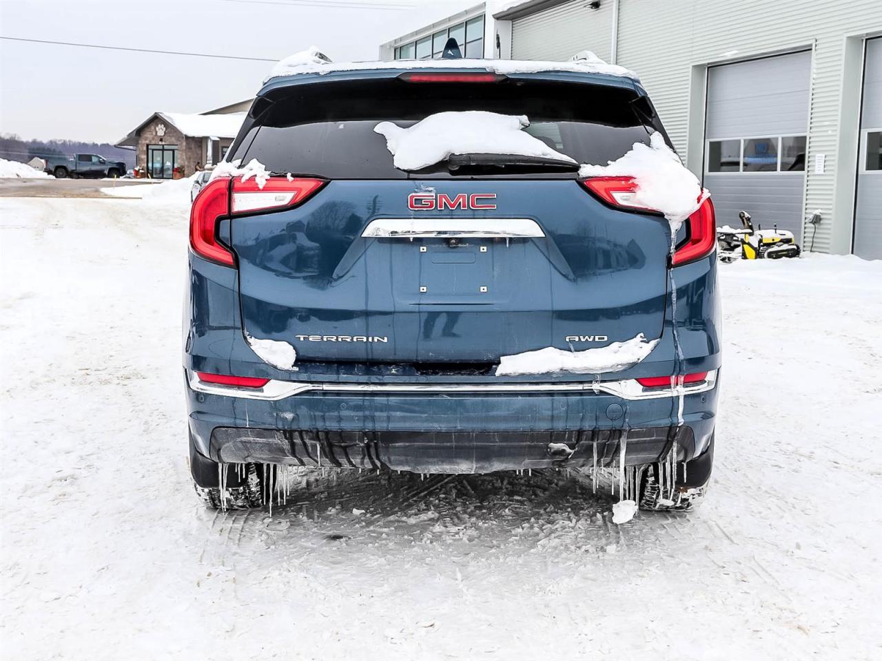 2024 GMC Terrain Denali Photo3