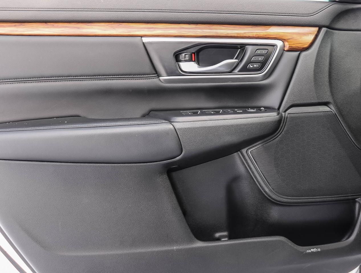 2022 Honda CR-V Touring Photo