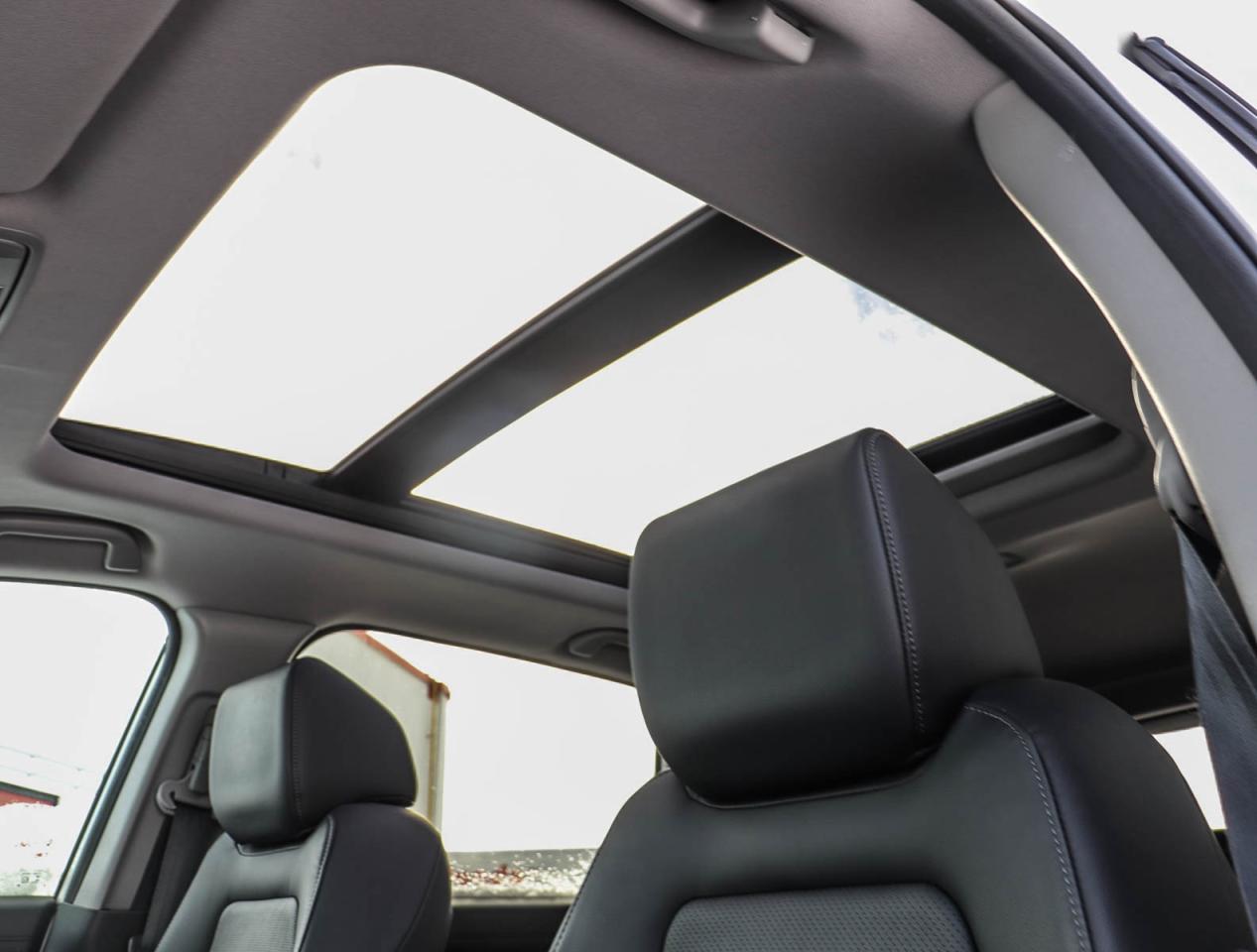 2022 Honda CR-V Touring Photo