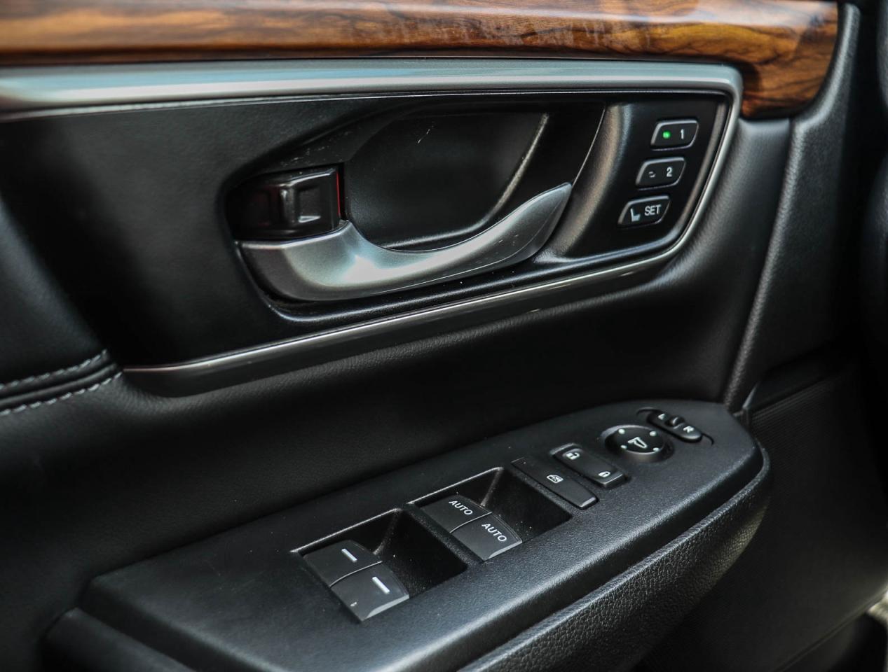 2022 Honda CR-V Touring Photo