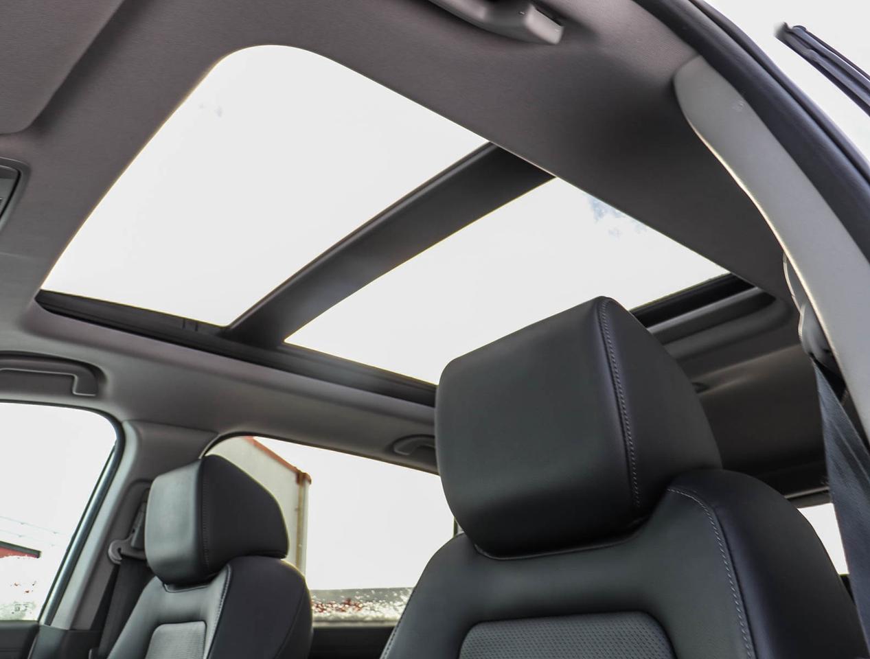 2022 Honda CR-V Touring Photo