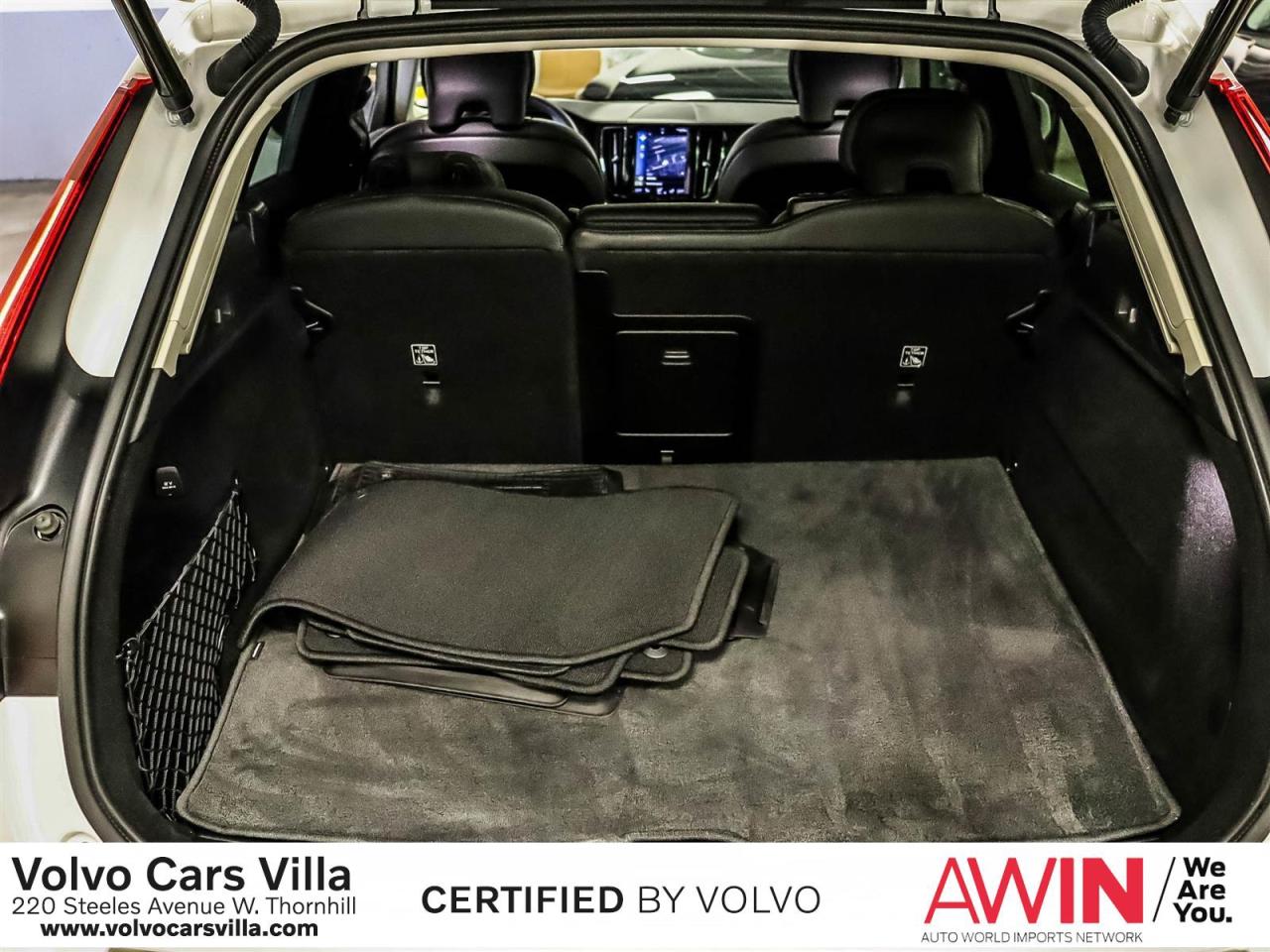 2021 Volvo XC60 T8 eAWD Inscription Expression Photo