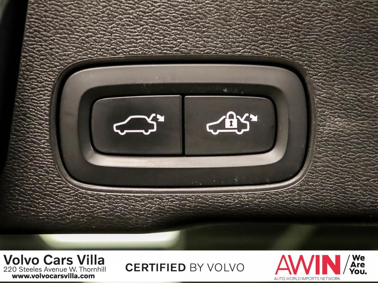 2021 Volvo XC60 T8 eAWD Inscription Expression Photo