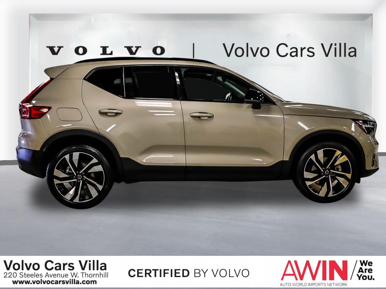 2025 Volvo XC40 B5 AWD Plus Dark Theme Photo