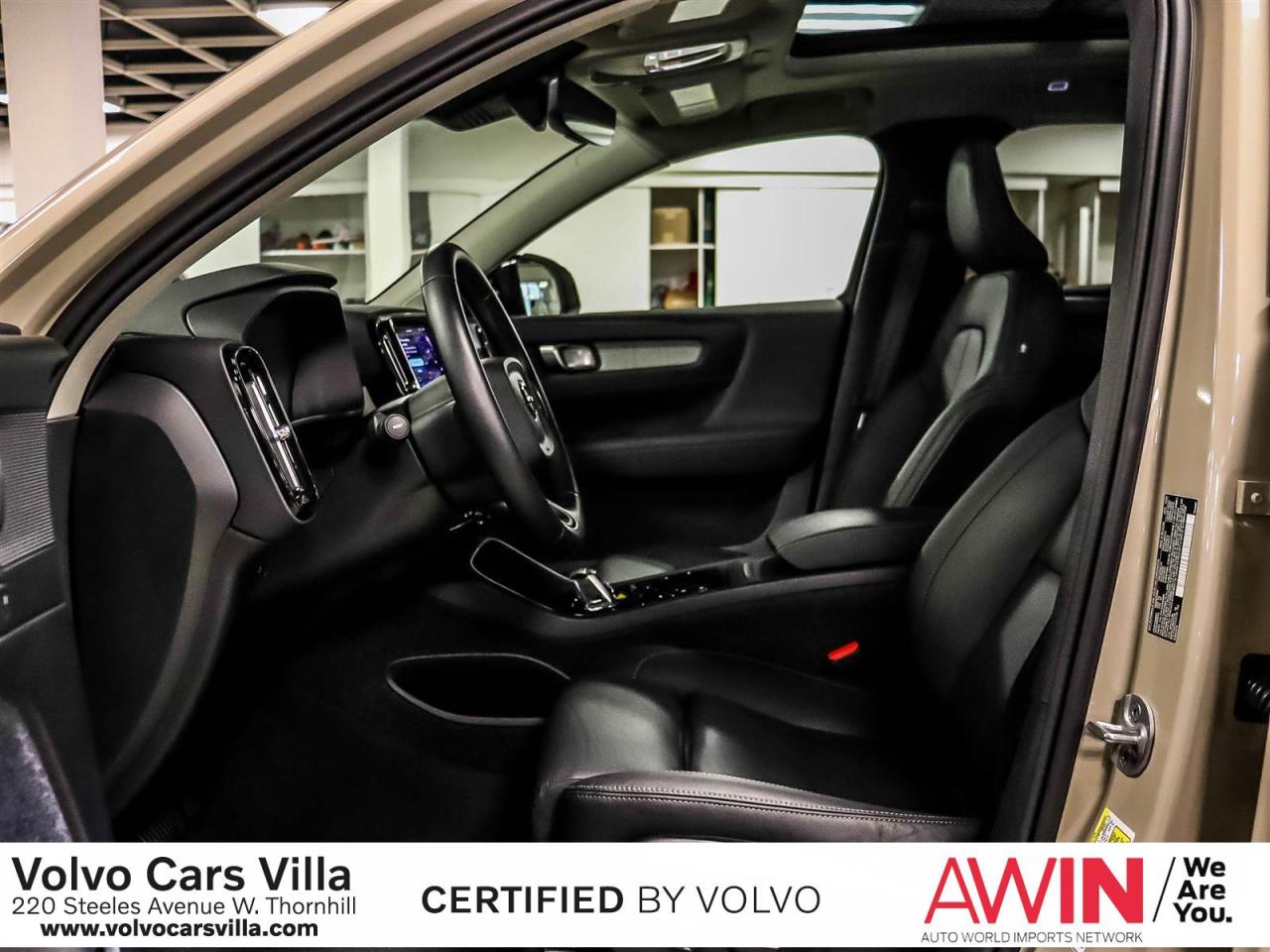 2025 Volvo XC40 B5 AWD Plus Dark Theme Photo