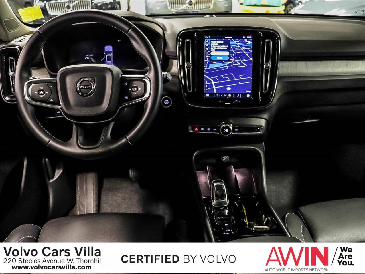 2025 Volvo XC40 B5 AWD Plus Dark Theme Photo