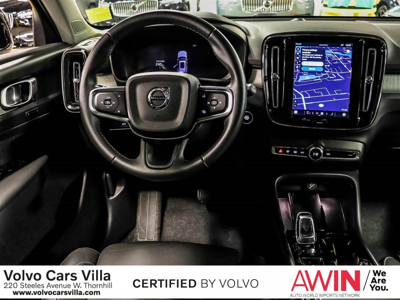 2025 Volvo XC40 B5 AWD Plus Dark Theme Photo