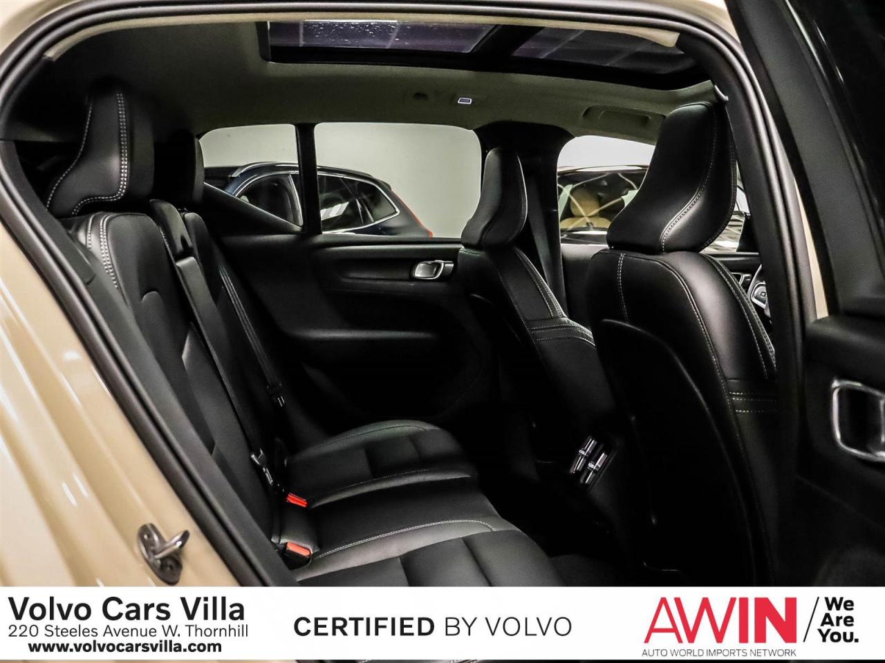 2025 Volvo XC40 B5 AWD Plus Dark Theme Photo