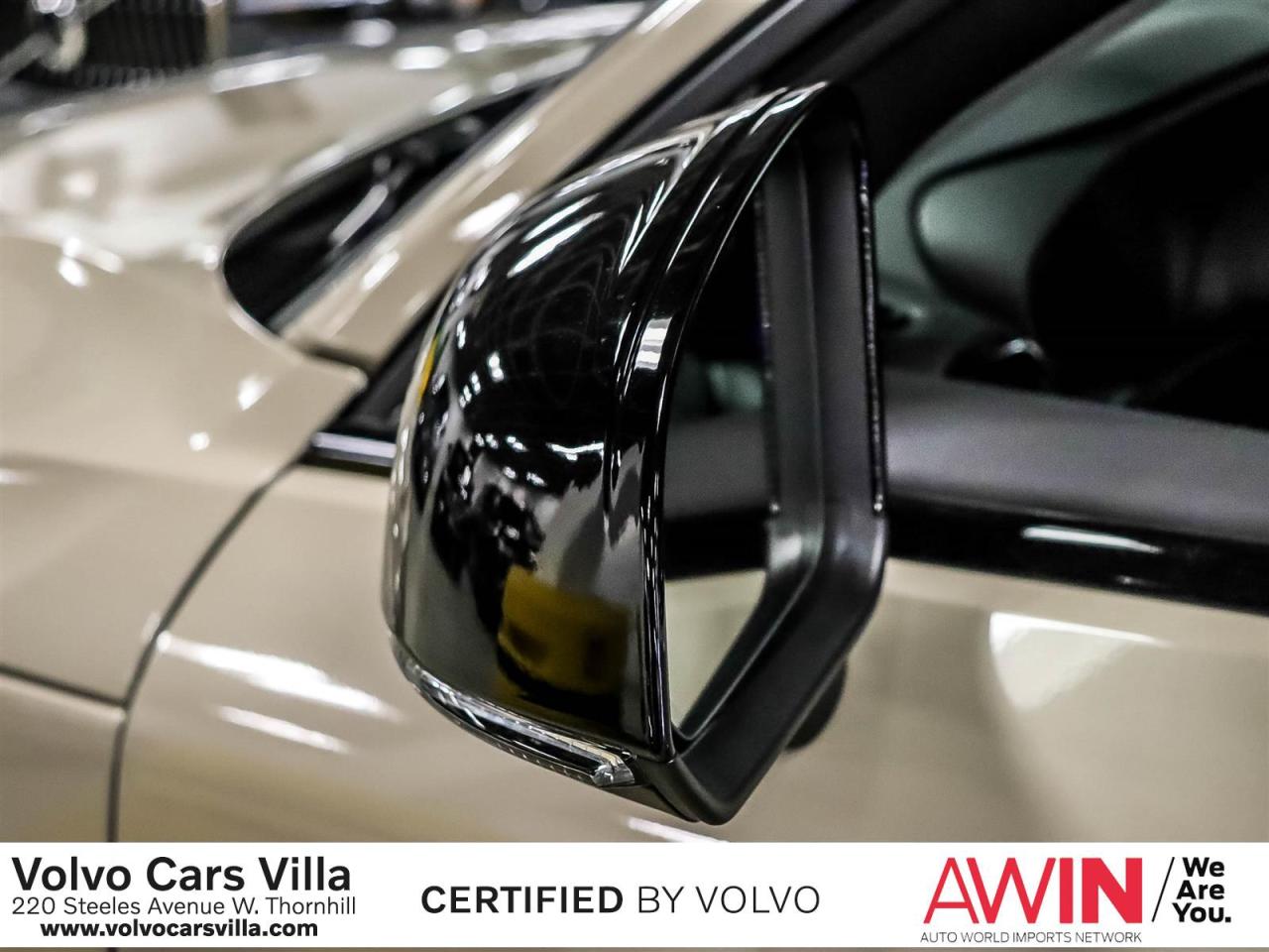 2025 Volvo XC40 B5 AWD Plus Dark Theme Photo