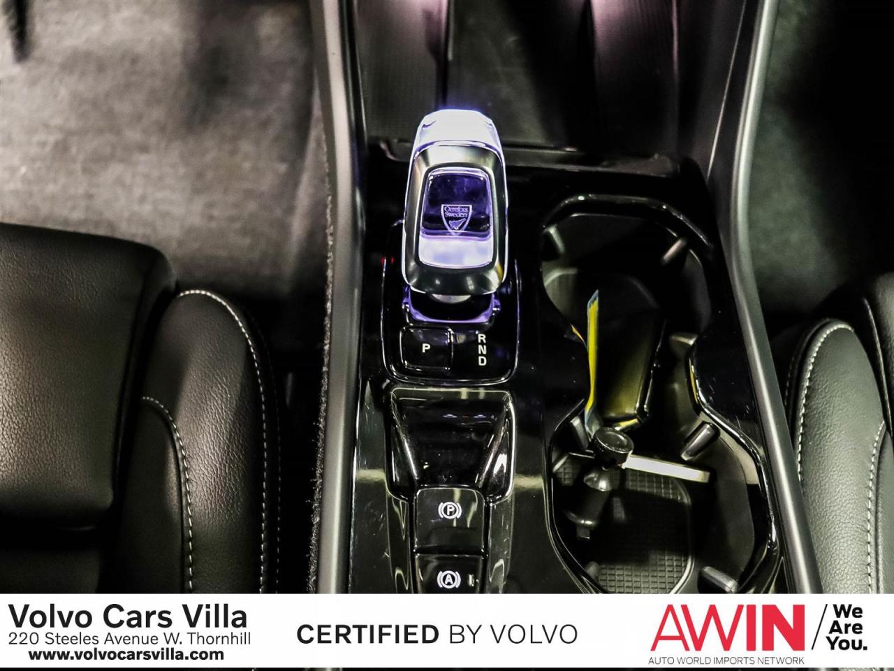 2025 Volvo XC40 B5 AWD Plus Dark Theme Photo