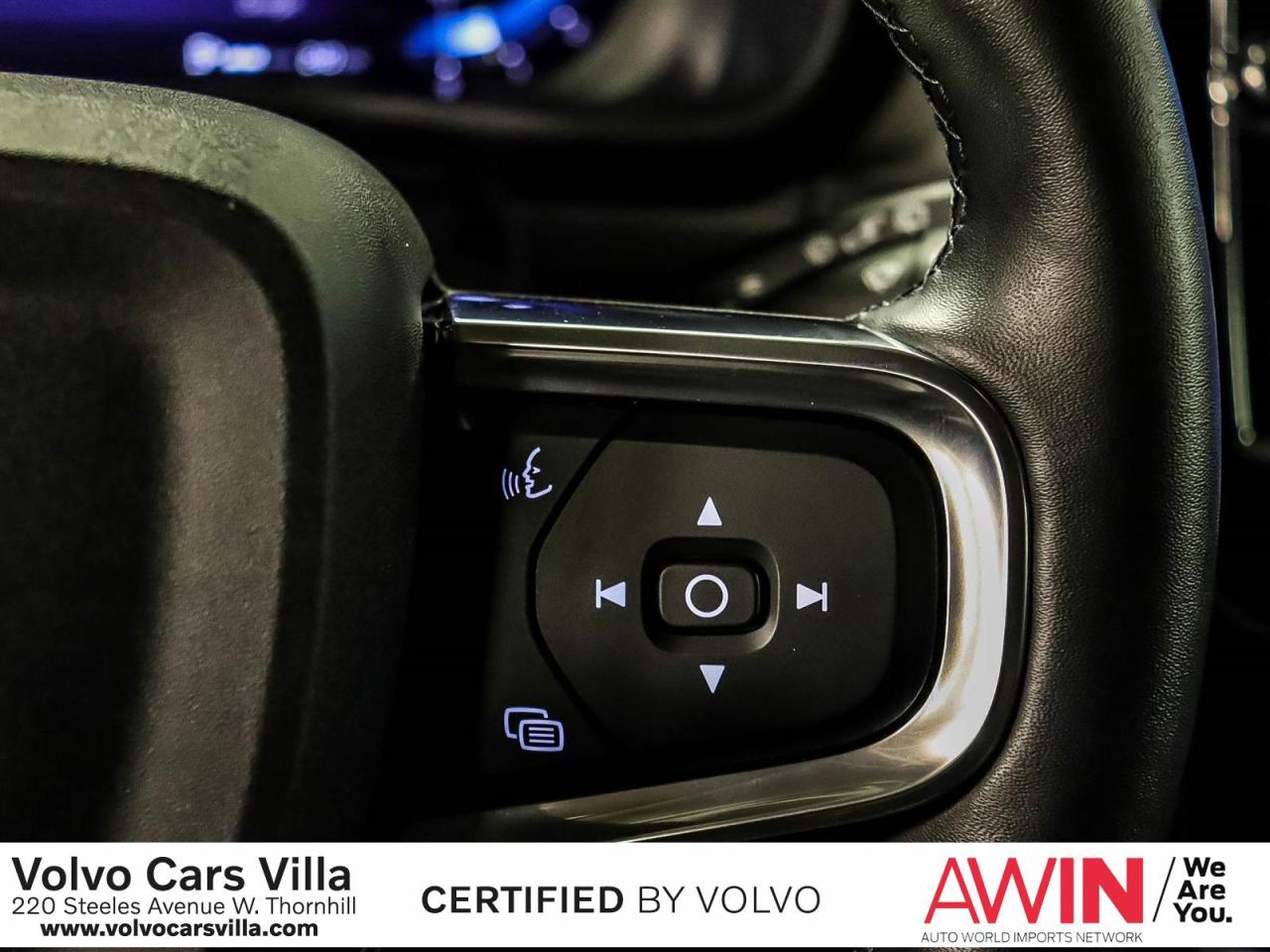 2025 Volvo XC40 B5 AWD Plus Dark Theme Photo