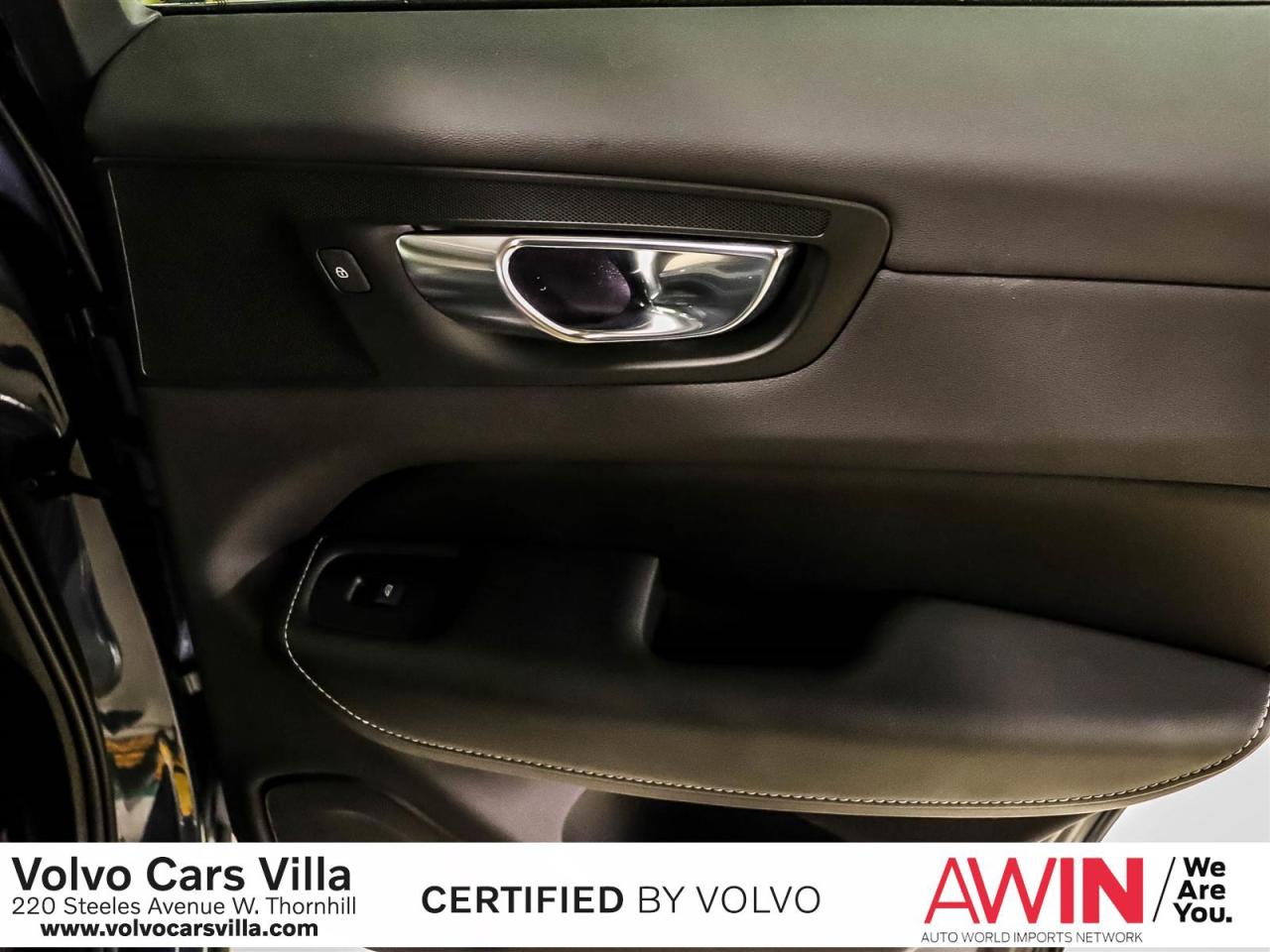 2021 Volvo XC60 T8 eAWD Inscription Photo