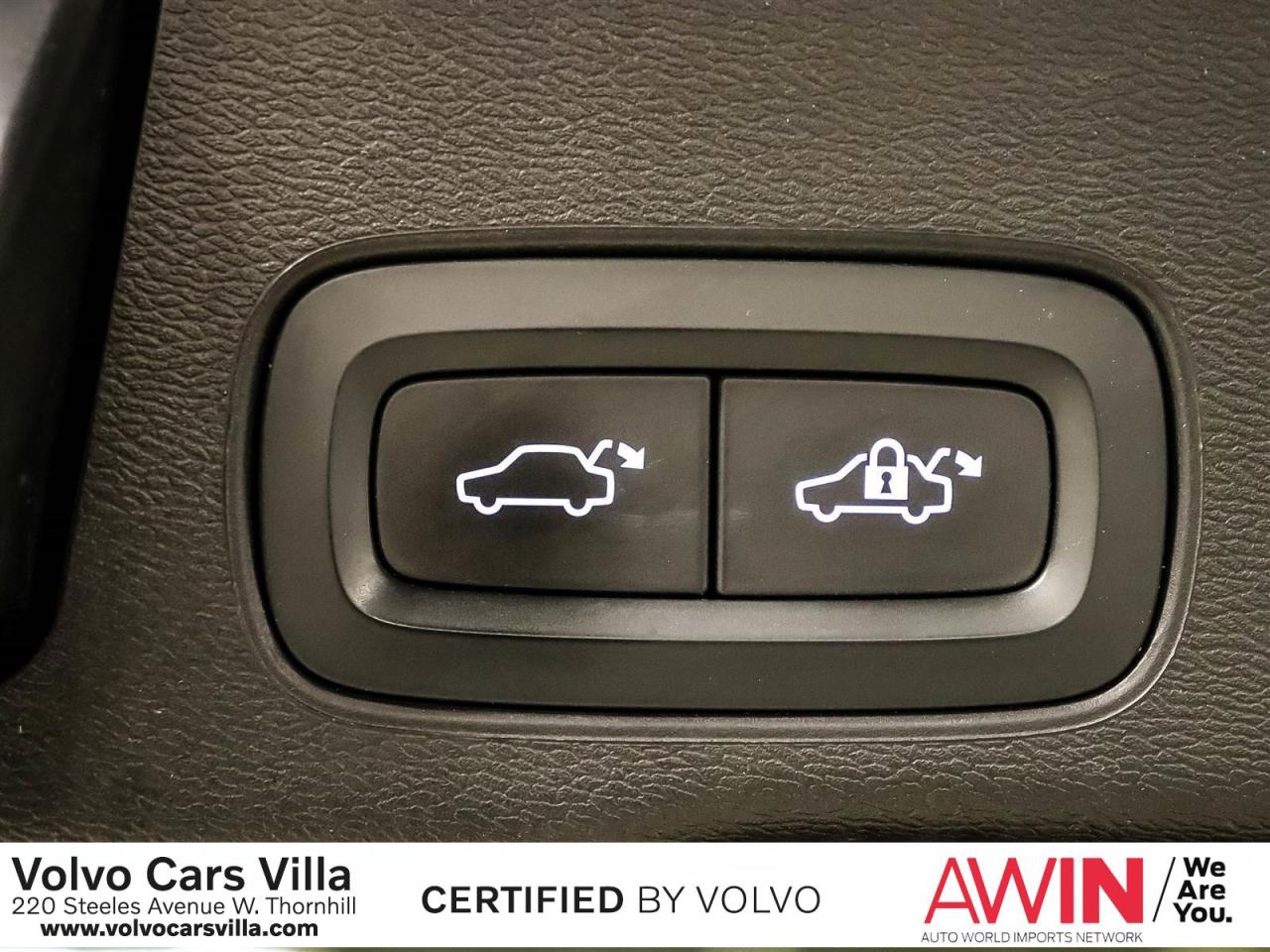 2021 Volvo XC60 T8 eAWD Inscription Photo