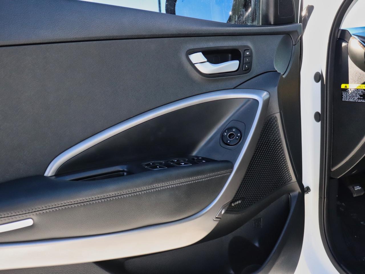 2016 Hyundai Santa Fe LIMITED Photo