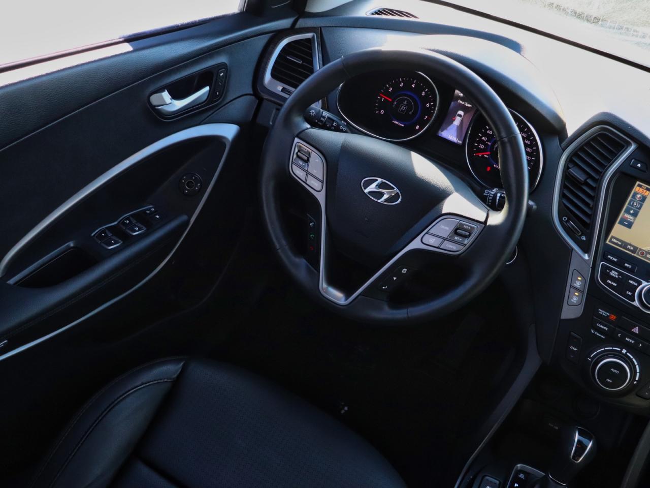 2016 Hyundai Santa Fe LIMITED Photo