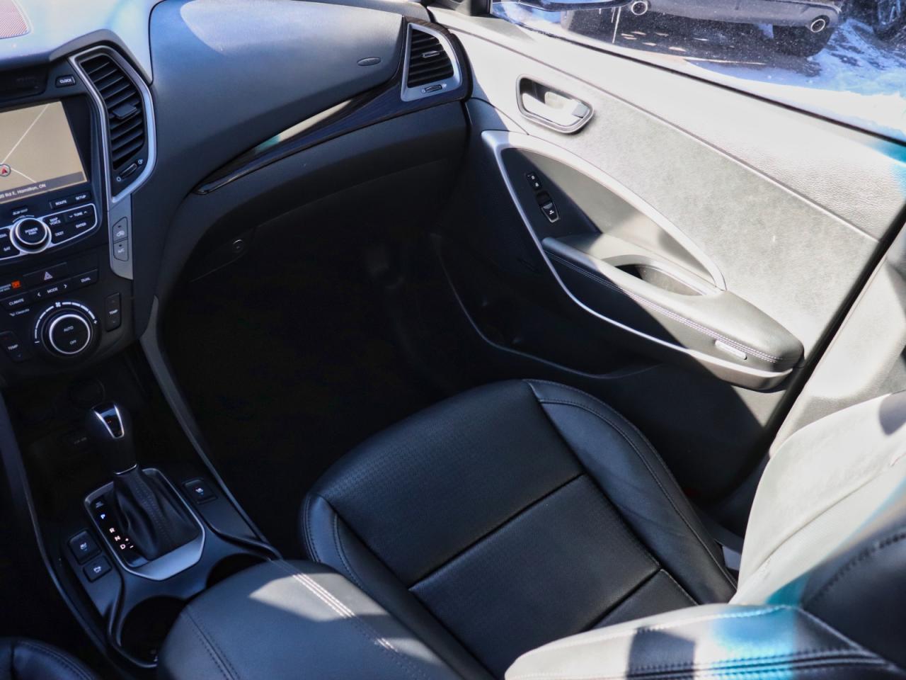 2016 Hyundai Santa Fe LIMITED Photo