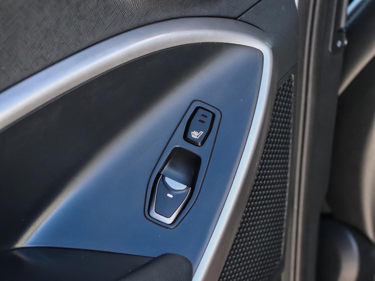 2016 Hyundai Santa Fe LIMITED Photo