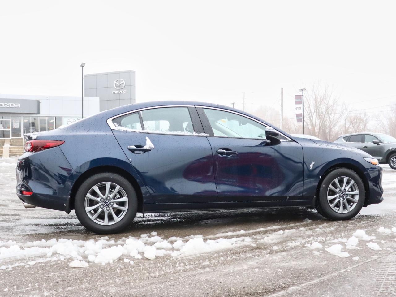 2025 Mazda MAZDA3 GS Photo