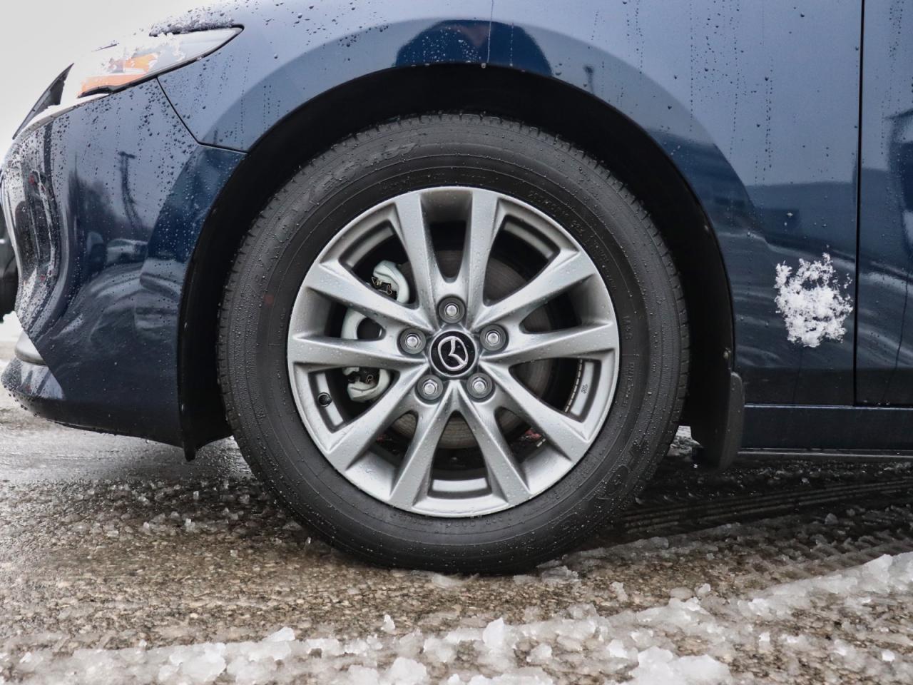 2025 Mazda MAZDA3 GS Photo