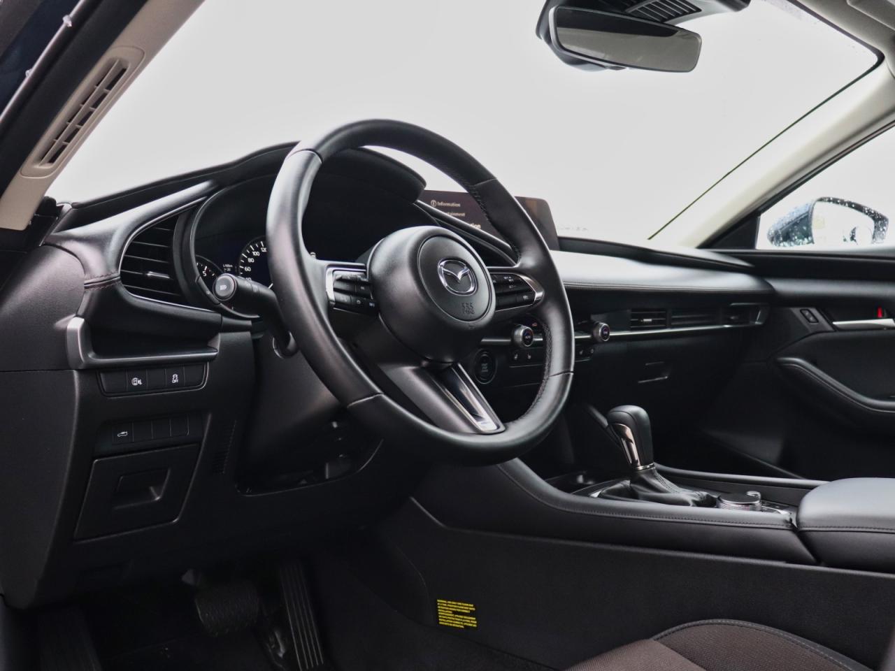 2025 Mazda MAZDA3 GS Photo