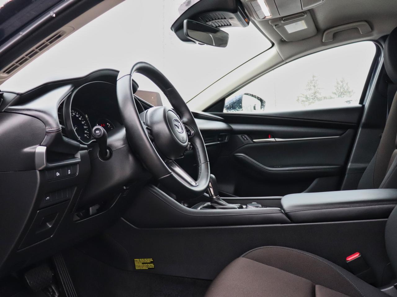 2025 Mazda MAZDA3 GS Photo