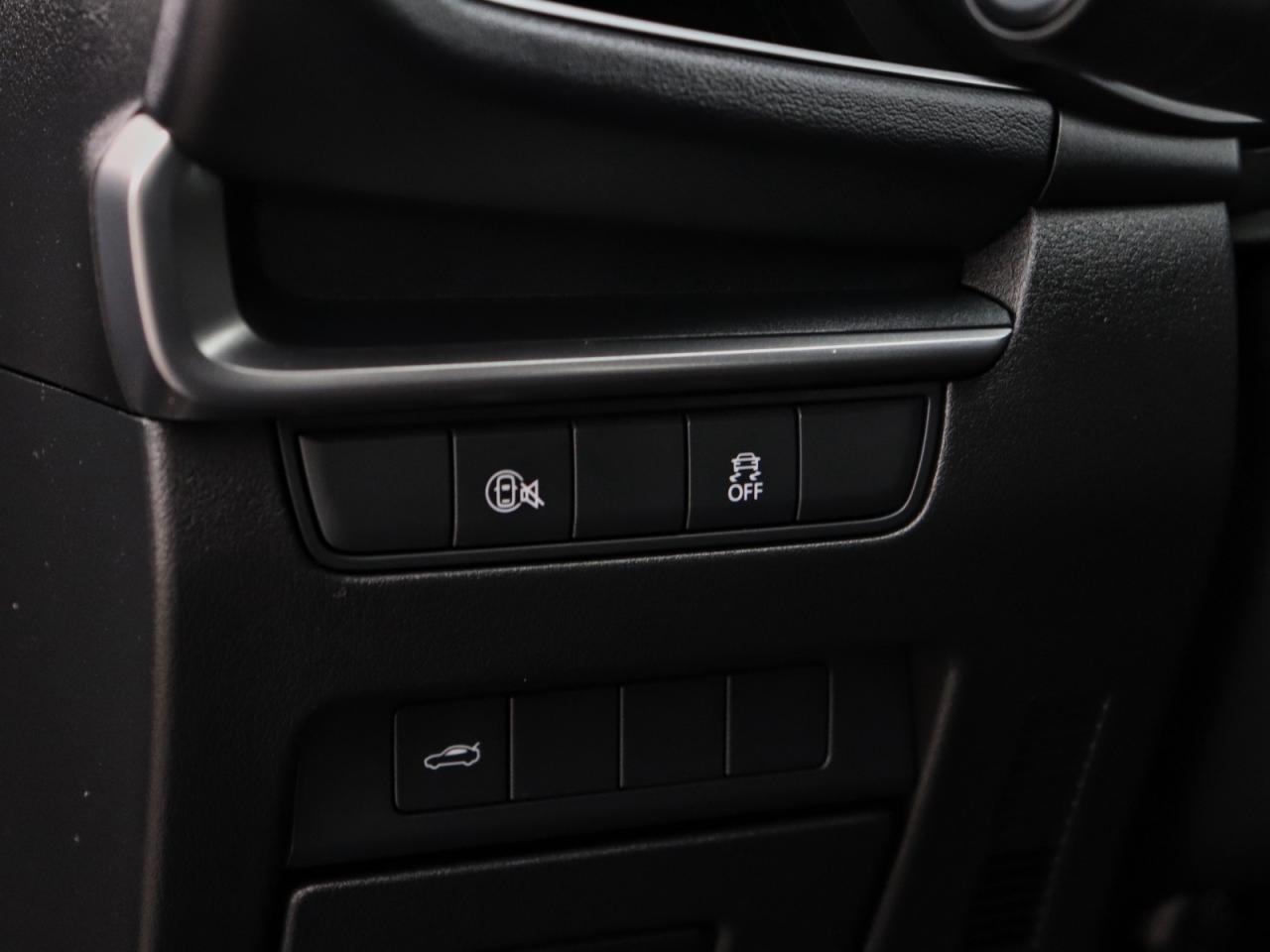 2025 Mazda MAZDA3 GS Photo