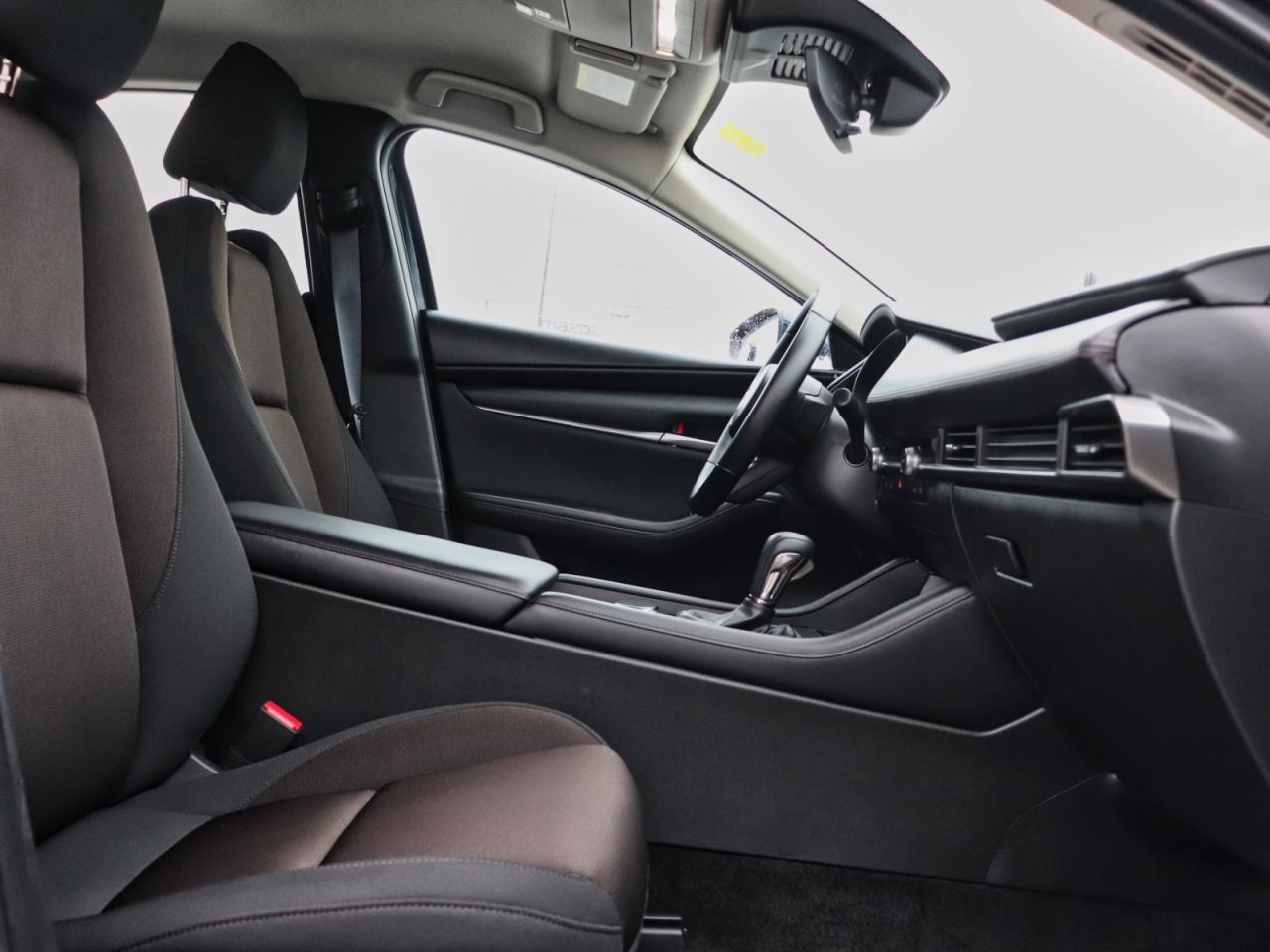 2025 Mazda MAZDA3 GS Photo