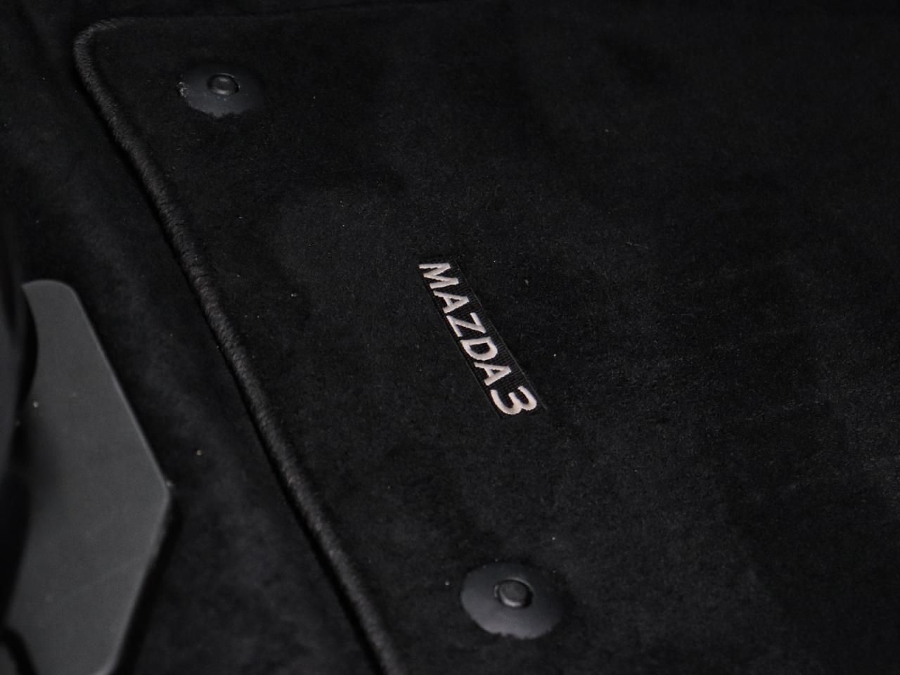 2025 Mazda MAZDA3 GS Photo