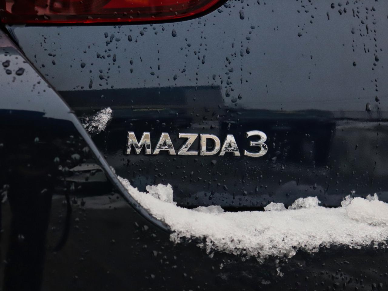 2025 Mazda MAZDA3 GS Photo