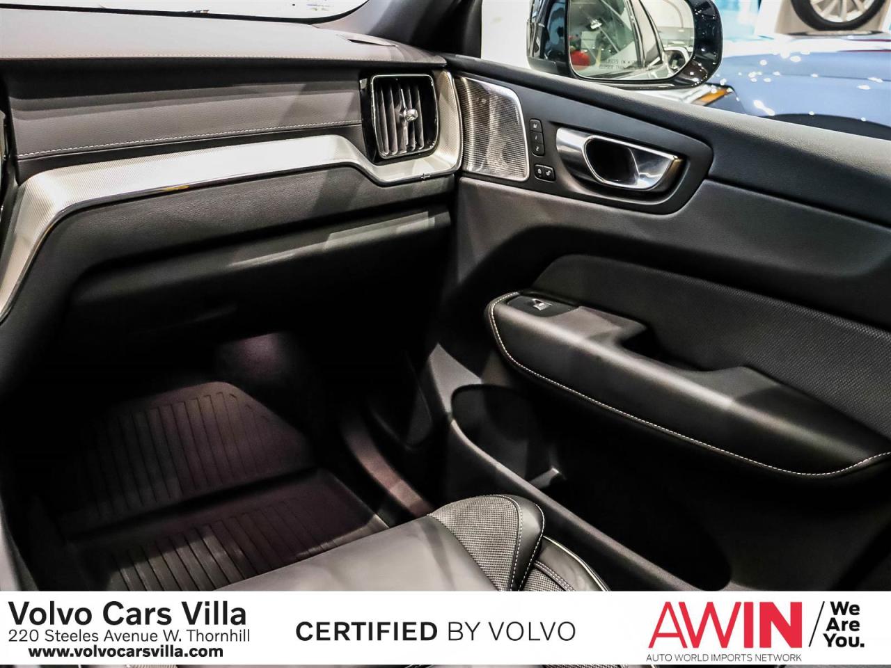 2025 Volvo XC60 Plug-In Hybrid T8 AWD Polestar Engineered Photo