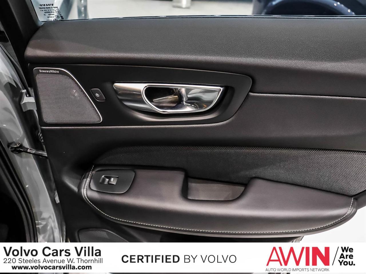 2025 Volvo XC60 Plug-In Hybrid T8 AWD Polestar Engineered Photo