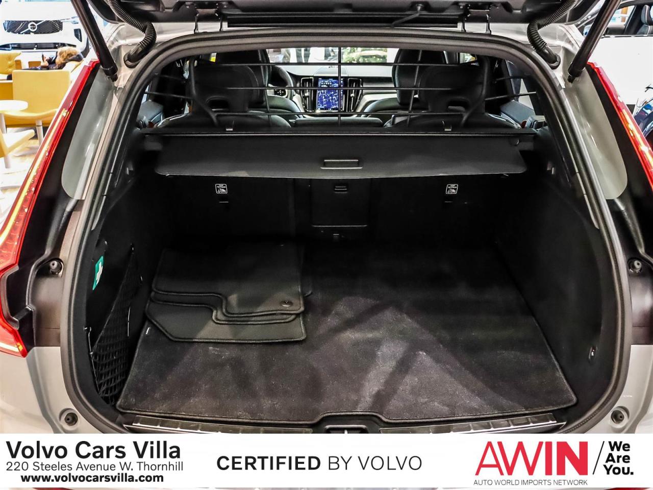 2025 Volvo XC60 Plug-In Hybrid T8 AWD Polestar Engineered Photo