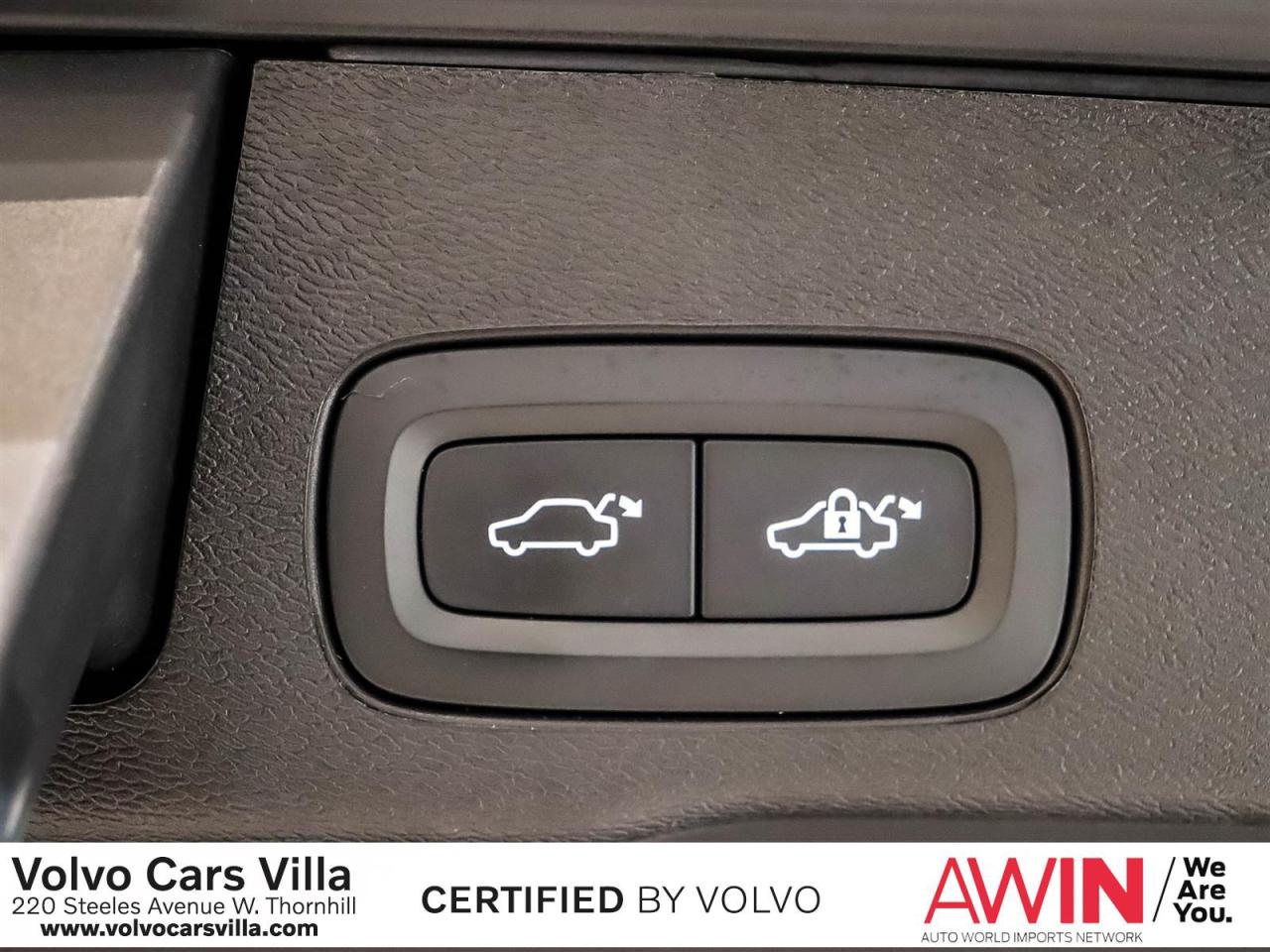 2025 Volvo XC60 Plug-In Hybrid T8 AWD Polestar Engineered Photo
