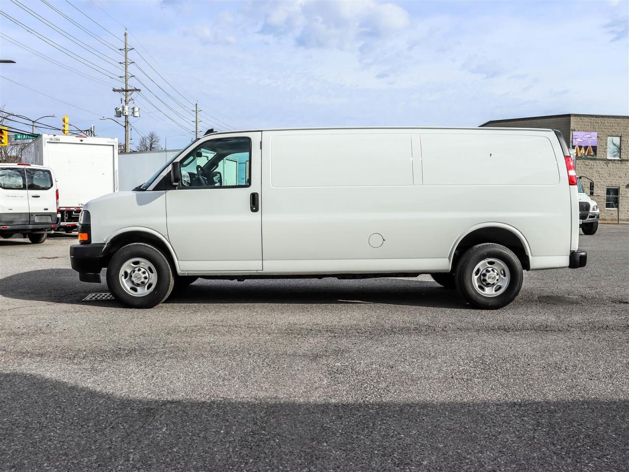 2024 Chevrolet Express 1 Ton Photo4